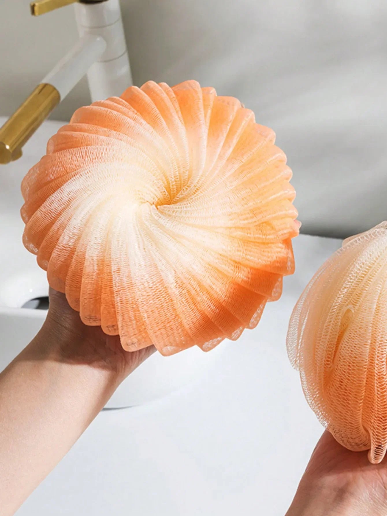 Burete de Duș Exfoliant din Plasă – Soft, Spumos, Curățare Delicată & Exfoliere Ușoară pentru Corp